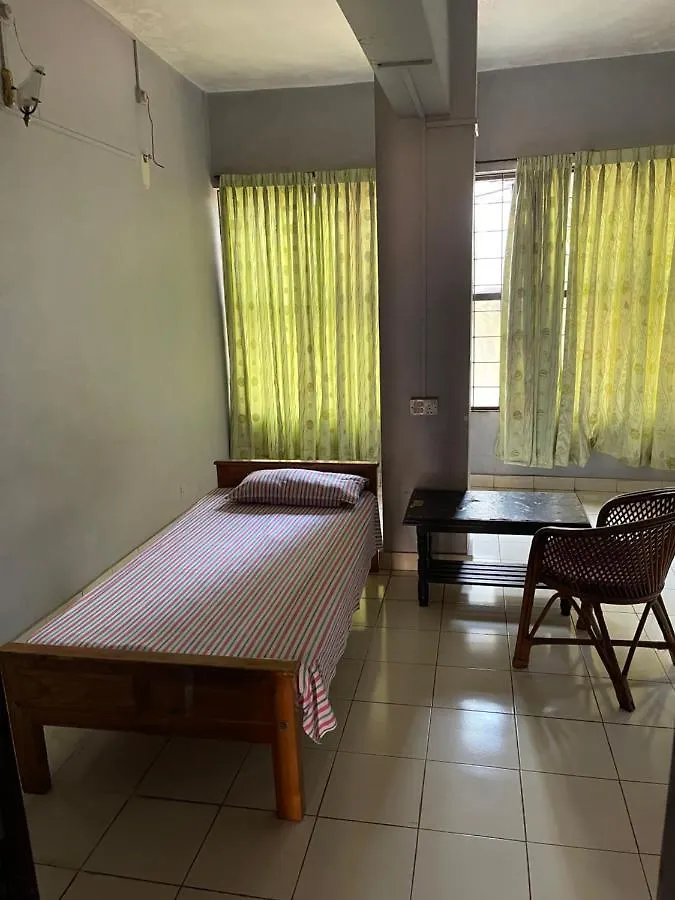 Pmr Grandays Airport Road Otel Kondotty Hindistan